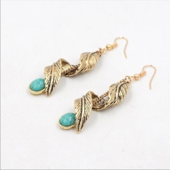 2X$39 ABSOLUTELY GORGEOUS TO WEAR WITH YOUR SEASON OUTFITS - Picture 5 of 5